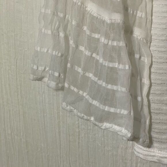 Lucky Brand Sheer Bell Sleeve Blouse · Medium · Brocade Floral Textured  · White - Picture 7 of 12